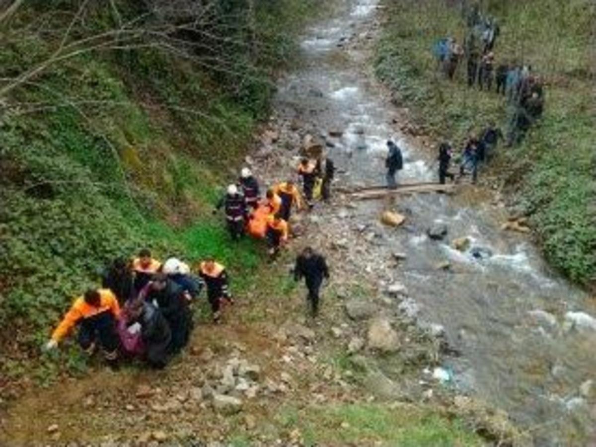 Trabzon'da Cenaze Yolunda Kaza: 3 &Ouml;l&uuml;