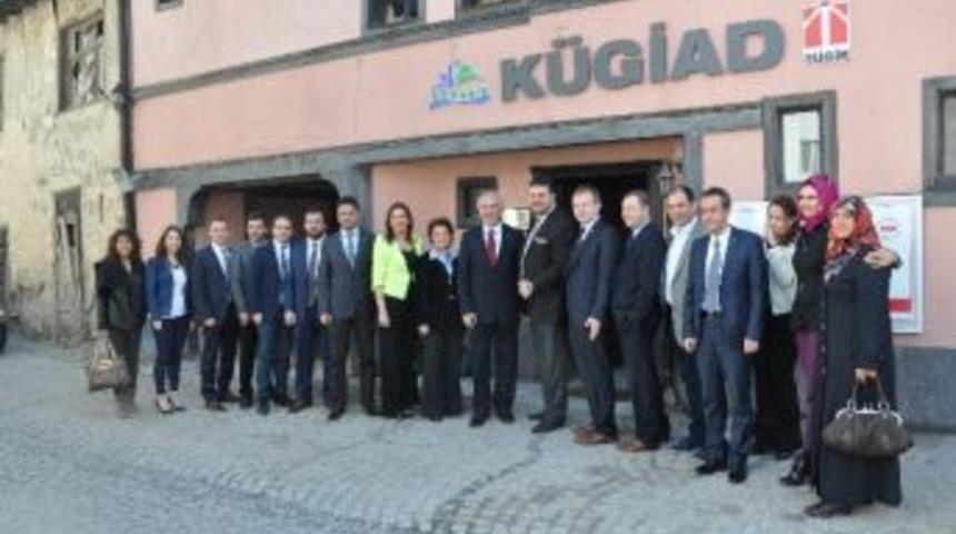 Kamil Sara&ccedil;oğlu K&uuml;giad&rsquo;ı Ziyaret Etti