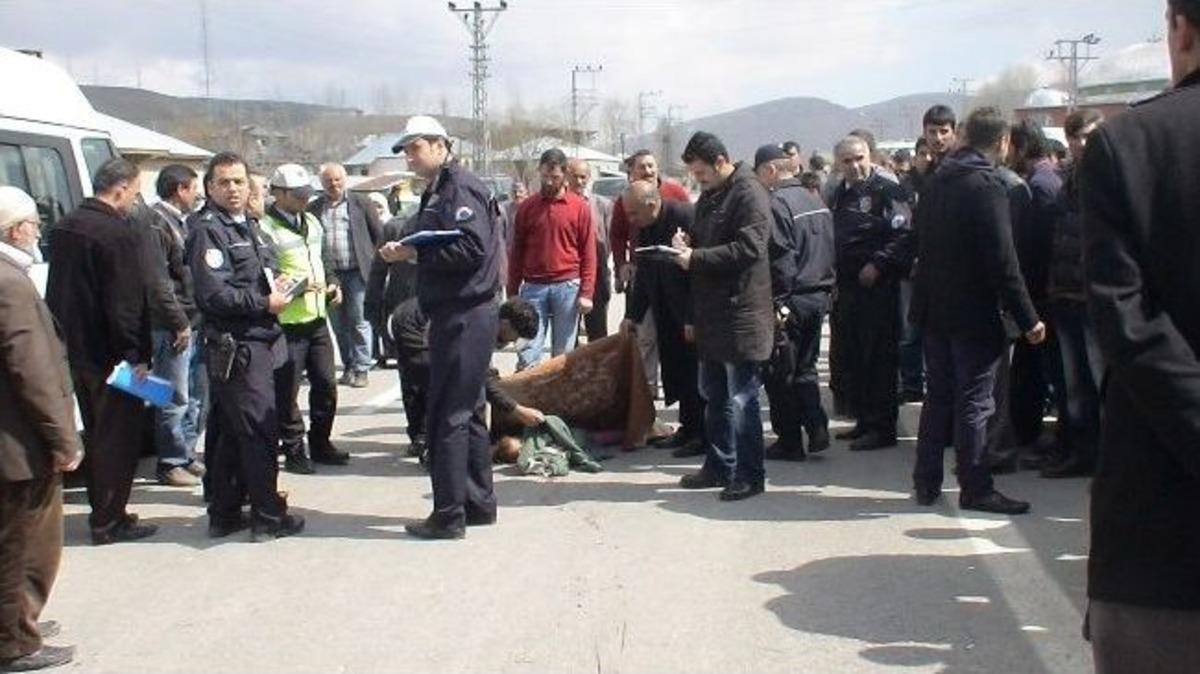 Van&rsquo;da Trafik Kazası: 1 &Ouml;l&uuml;