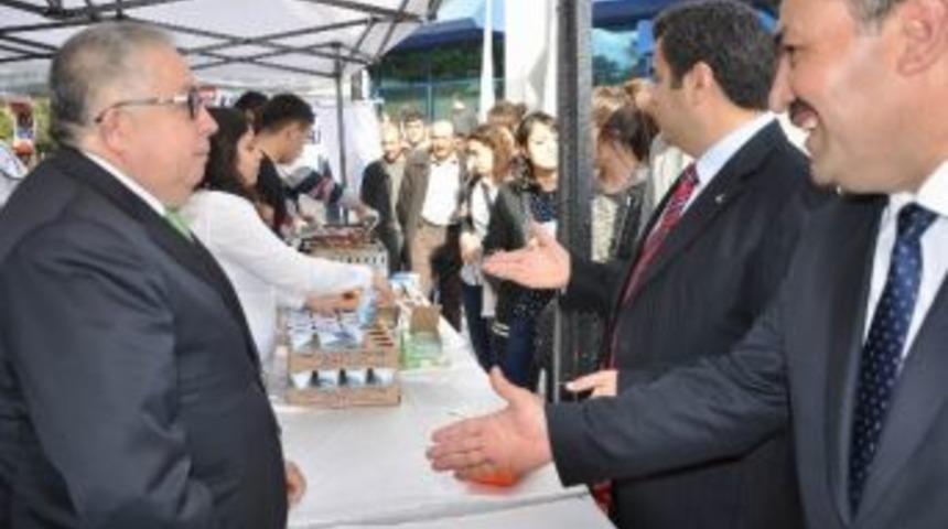 Ktb Tarım Fuarında 3 Bin Kişiye Ekmek Arası Sucuk İkram Etti