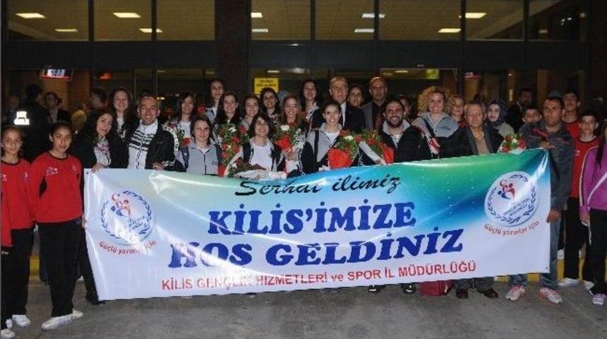 &Uuml;niversiteside &Uuml;nilig Basketbol Ma&ccedil;ı