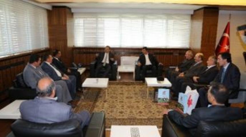 Kayseri B&uuml;y&uuml;kşehir Belediye Başkanı Mehmet &Ouml;zhaseki: