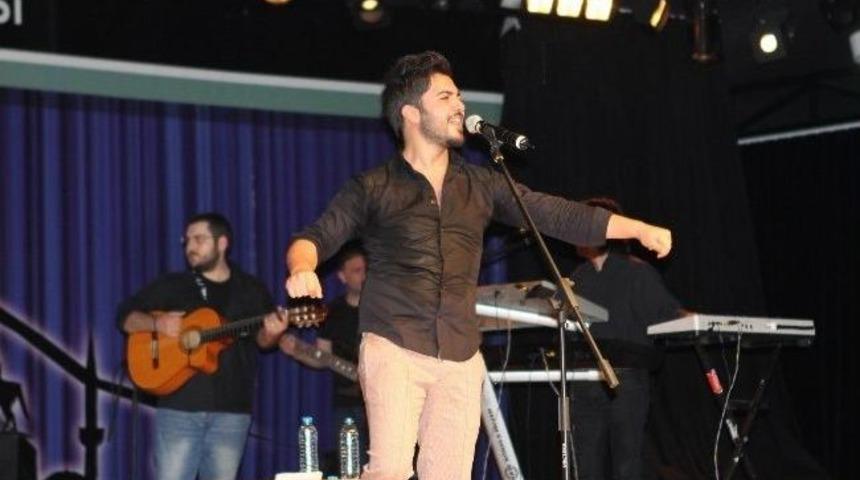 Yusuf G&uuml;ney Kayseri'de Konser Verdi