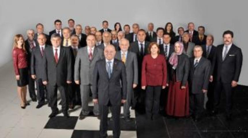 Ak Partili Pekg&uuml;zel; &ldquo;g&uuml;&ccedil;l&uuml; Kadromuzla Hizmete Talibiz&rdquo;