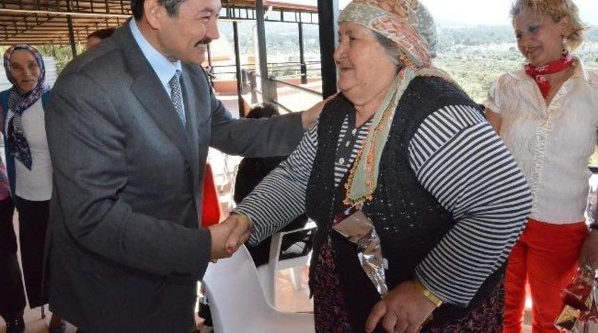 Ak Parti&rsquo;nin Didim Adayı Ufuk D&ouml;ver Yaşlıları Unutmadı