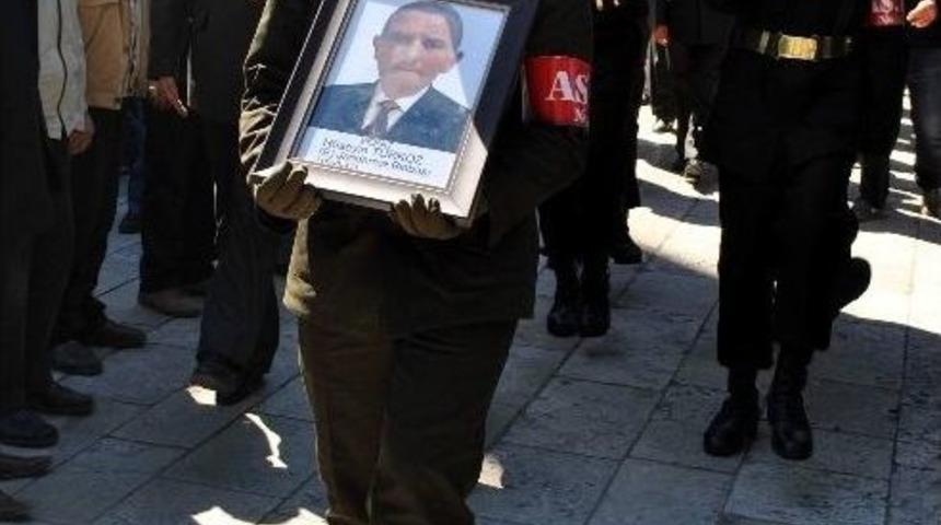 Emekli Binbaşı T&uuml;rk&ouml;z Son Yolculuğuna Askeri T&ouml;renle Uğurlandı