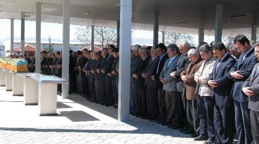 Ali Kadak Toprağa Verildi