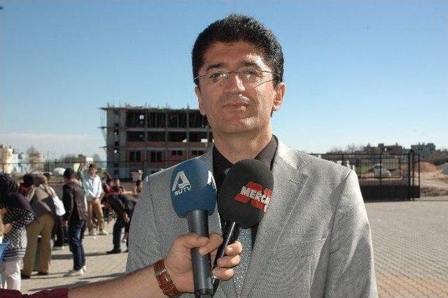 Sınav &Ouml;ncesi &Ouml;ğrenciler Halay &Ccedil;ekip Eğlendi 1