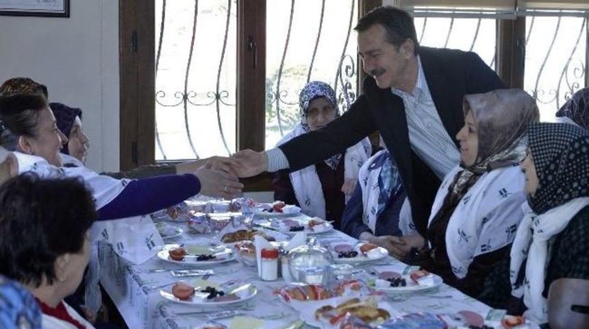 Başkan Ata&ccedil;'ın Bilgilendirme Toplantıları Devam Ediyor