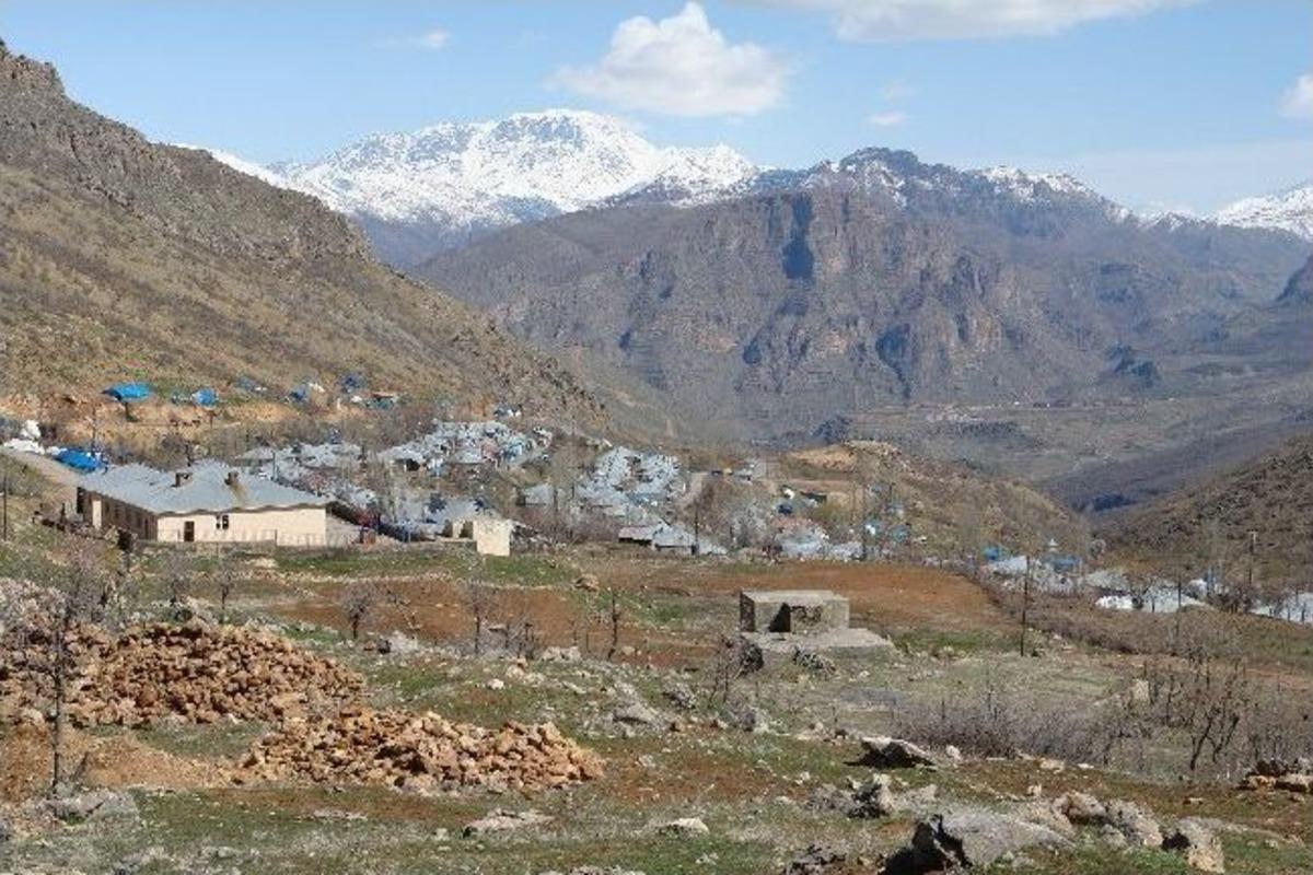 Hakkari Valisi Kalkan &Uuml;z&uuml;ml&uuml; Sınır Kapısı&rsquo;nda