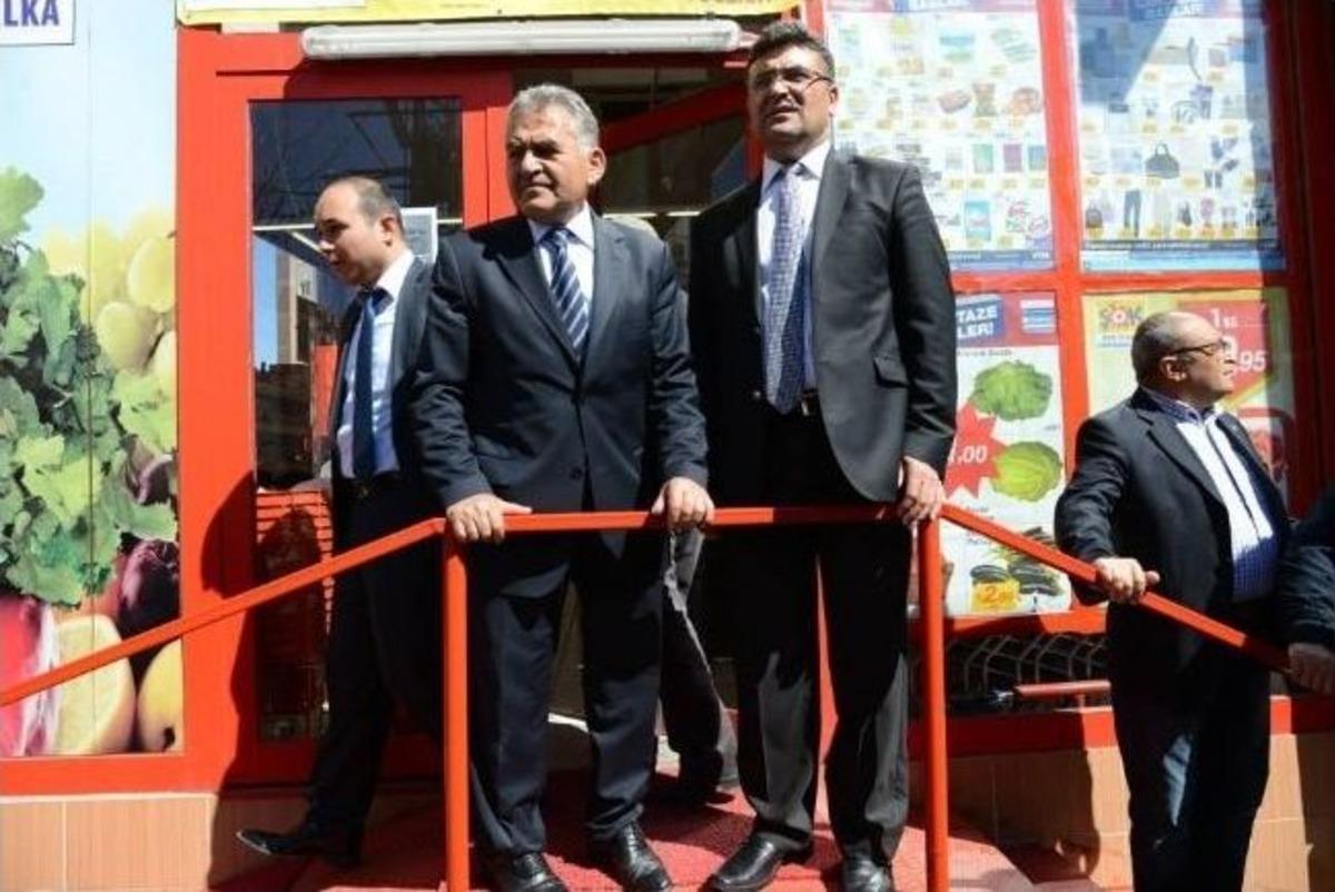 Başkan Memduh B&uuml;y&uuml;kkılı&ccedil;&rsquo;a Miting Havasında Karşılama