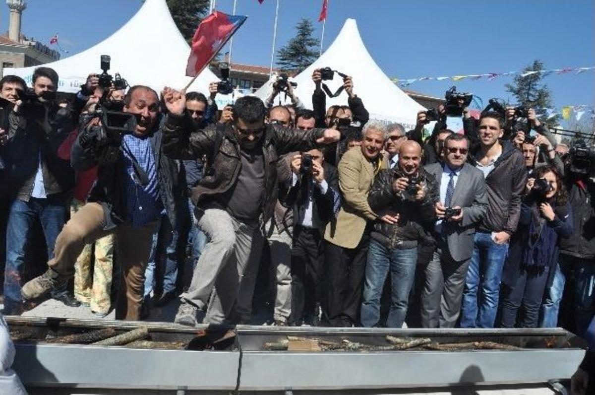 Bu Sefer Bakan Avcı Gazetecilerin Fotoğraflarını &Ccedil;ekti