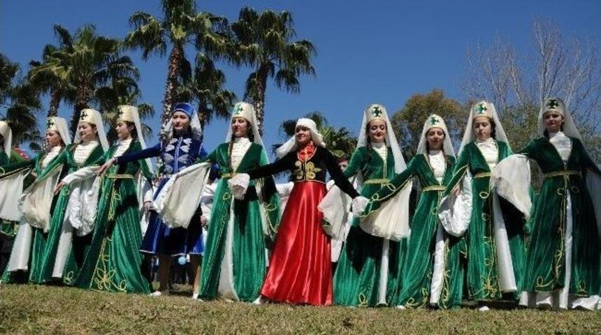 A&uuml;&rsquo;de Nevruz Kutlaması