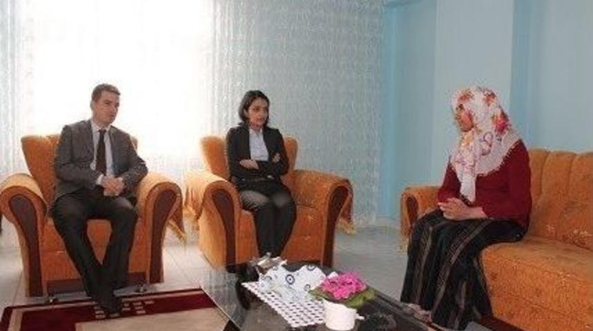 Kulp Kaymakamından Şehit Ailelerine Ziyaret