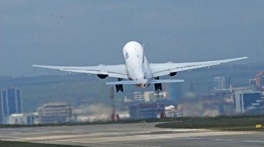 Bin &Uuml;zerinde U&ccedil;ağın Resmini &Ccedil;ekti