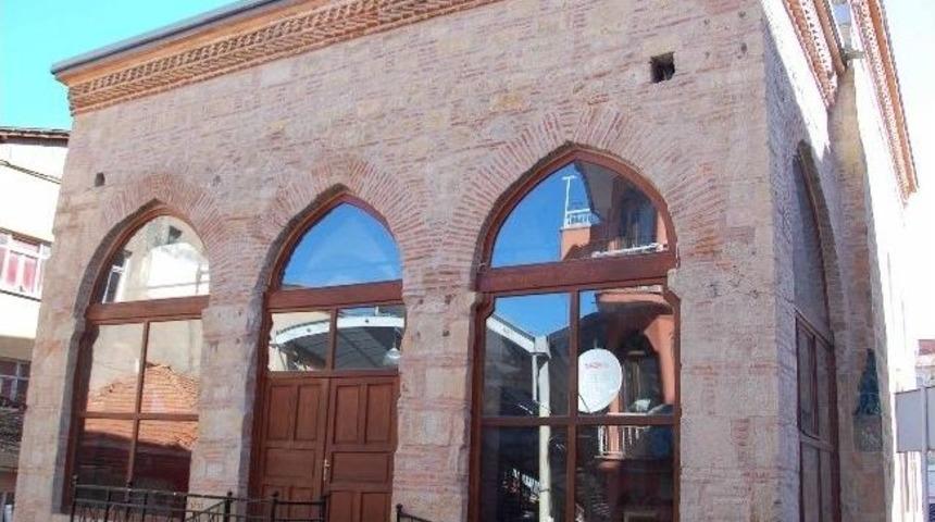 Depremin İki Kez Vurduğu 189 Yıllık Tarihi Cami İbadete Yeniden A&ccedil;ıldı