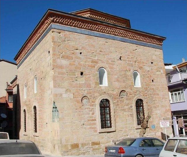 Depremin İki Kez Vurduğu 189 Yıllık Tarihi Cami İbadete Yeniden A&ccedil;ıldı 1