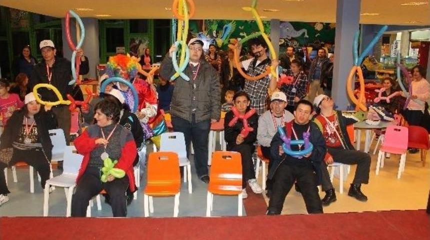 Highway&rsquo;de Sevgi G&uuml;n&uuml;