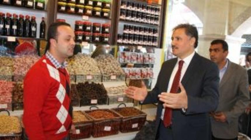 Belediye Başkanı &Ccedil;akır, Eski Şire Pazarı Esnafını Ziyaret Etti