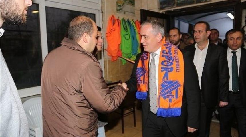 Remzi Aydın, &Ouml;zalibeyk&ouml;y Spor Kul&uuml;b&uuml;&rsquo;n&uuml; Ziyaret Etti