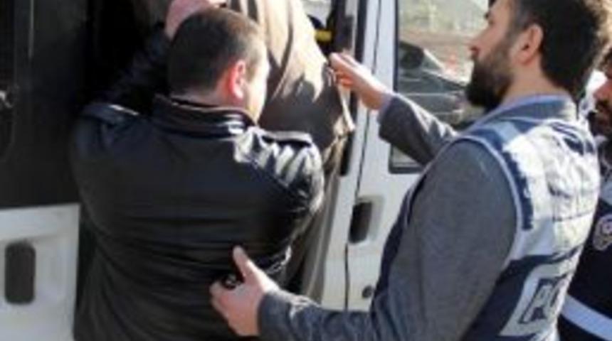 Silah Operasyonu Zanlısı 1 Kişi Tutuklanırken, 7 Kişi Serbest Bırakıldı