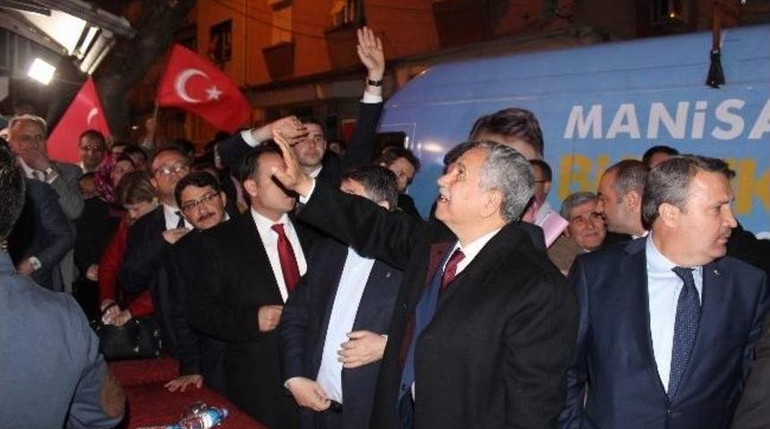 Arın&ccedil;'tan Manisa'da Mahalle Mitingi
