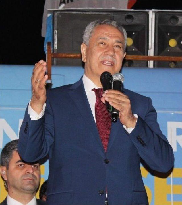 Arınç'tan Manisa'da Mahalle Mitingi