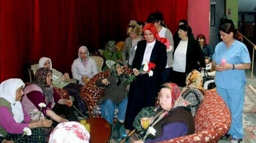 Din G&ouml;revlilerinden Huzurevine Yaşlılar Haftası Ziyareti