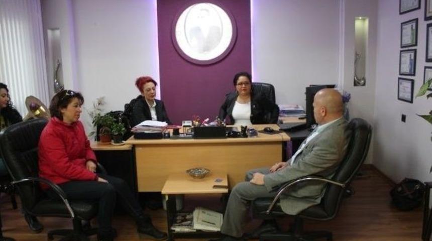 Pekg&uuml;zel: &ldquo;sokak Hayvanlarının Koruyucusu Olacağız&rdquo;