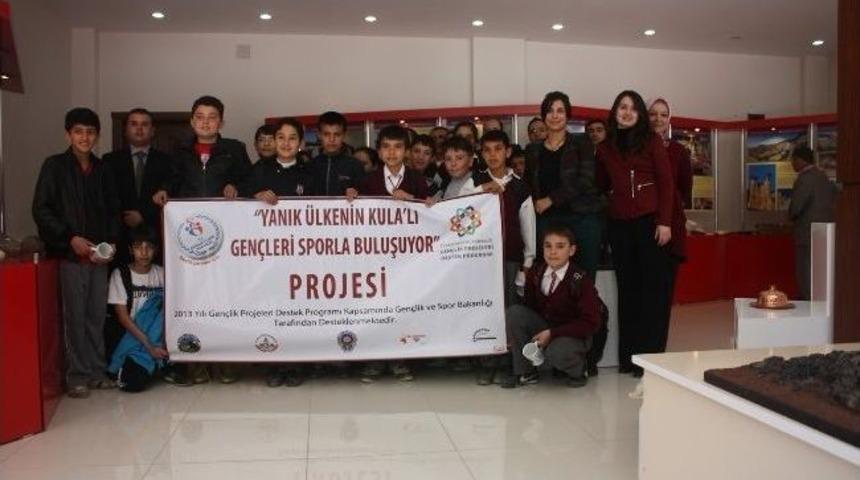 Z-k&uuml;t&uuml;phane &Ouml;ğrencilerle Buluştu