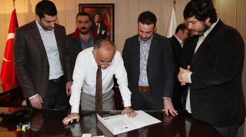 Bayraklı Gen&ccedil;lere Emanet