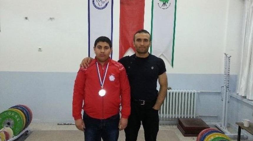 Mamak Belediyesi Halter Takımı Türkiye İkinciliği Elde Etti