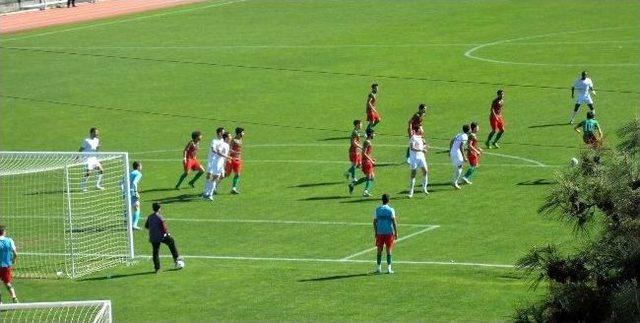 Akhisarlı Gençler, Karşıyaka’ya Direnemedi 1