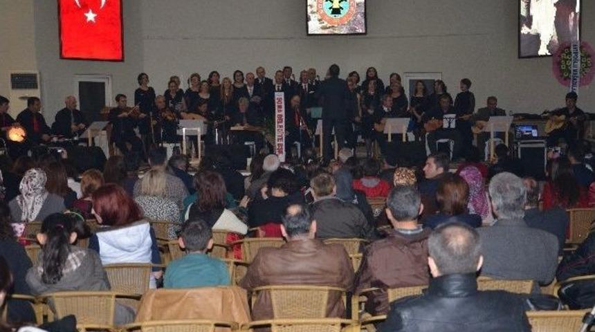Soma M&uuml;zik G&ouml;n&uuml;ll&uuml;lerinden Halk M&uuml;ziği Ziyafeti
