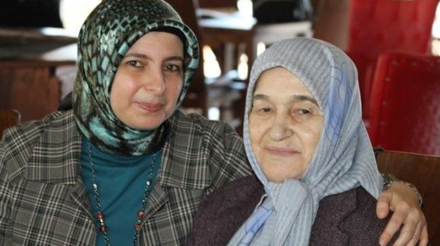 Huzurevi Vakfından Yaşlılara Kahvaltı