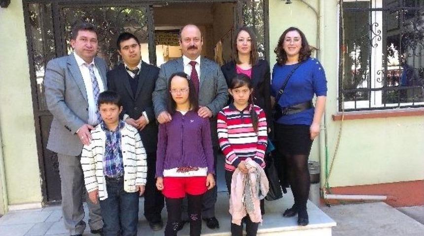 Down Sendromlu &Ouml;ğrencilerden Okullara Ziyaret