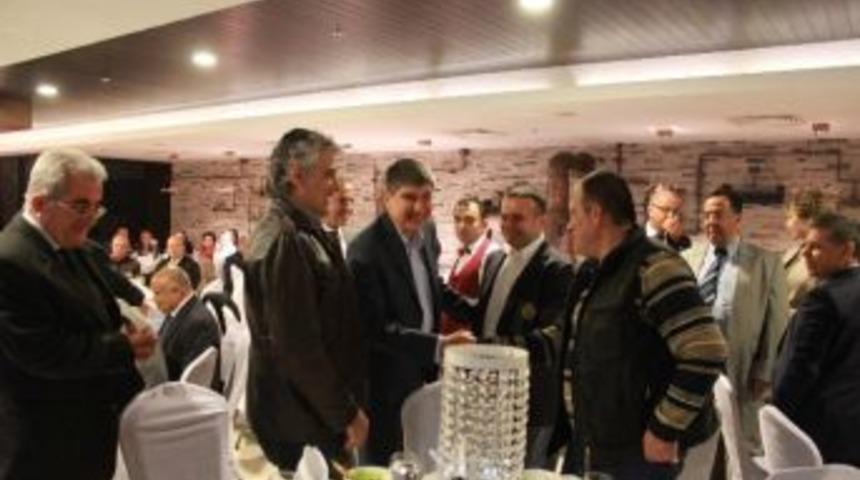 Ak Parti Adayı T&uuml;rel, Vatandaşlara Projelerini Anlattı