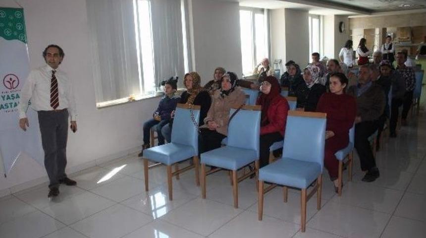 &Ouml;zel D&uuml;ztepe Yaşam Hastanesi&rsquo;nde Kalp Romatizması Ve Romatizmal Ateş Anlatıldı