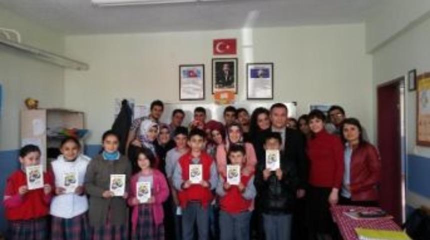 Bozok &Uuml;niversitesi &Ouml;ğrencileri Sorgun Karaveli İlk&ouml;ğretim Okuluna K&uuml;t&uuml;phane Kurdu