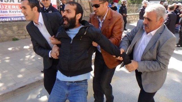 Başbakan'ın Hatay Ziyareti Öncesinde Protesto Gösterisi