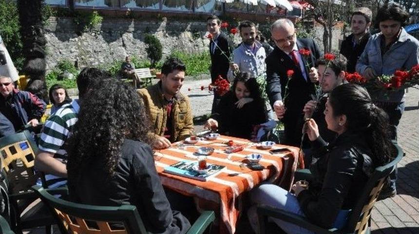 Saadet Partisi&rsquo;nden &lsquo;sevgi Y&uuml;r&uuml;y&uuml;ş&uuml;&rsquo; Etkinliği