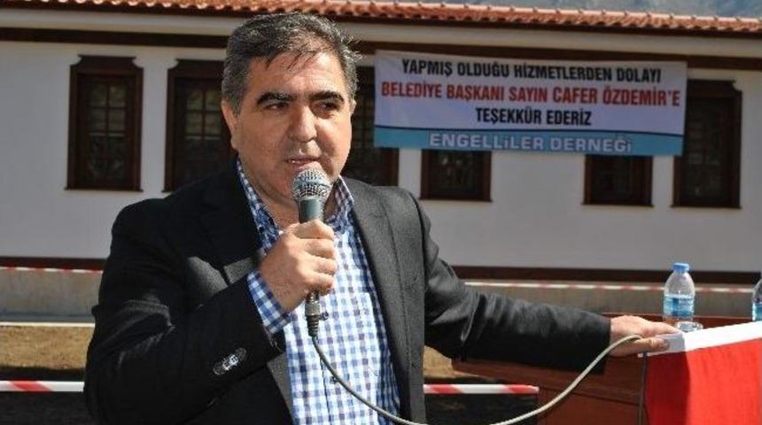 Engellilerden &Ouml;zdemir&rsquo;e Teşekk&uuml;r