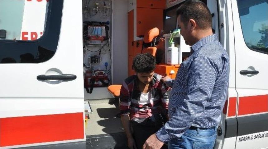 Erdemli'de Motosiklet Kazası: 3 Yaralı