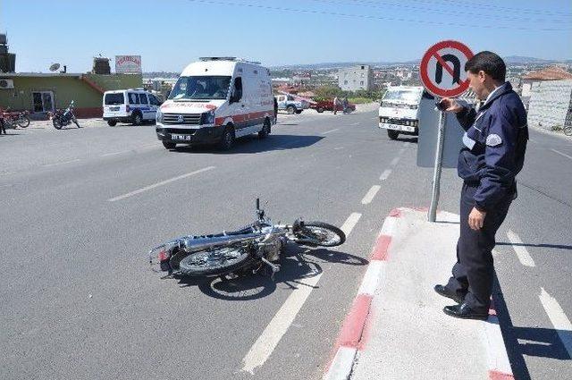 Erdemli de Motosiklet Kazası: 3 Yaralı 1
