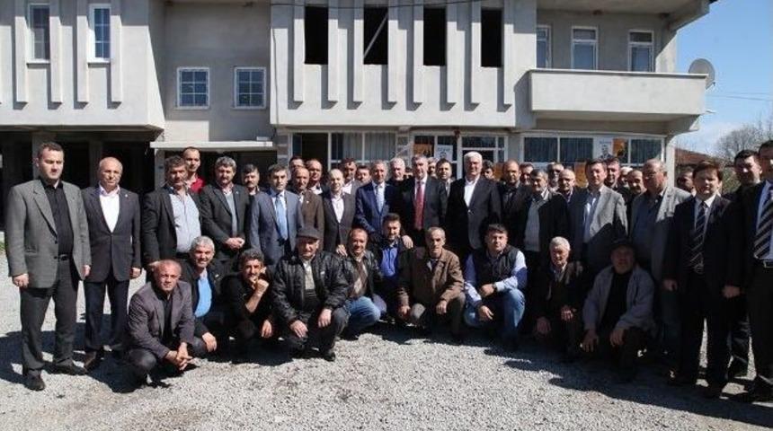 Başkan To&ccedil;oğlu, İnşaat Malzemesi Satan Esnafa M&uuml;jdeyi Verdi