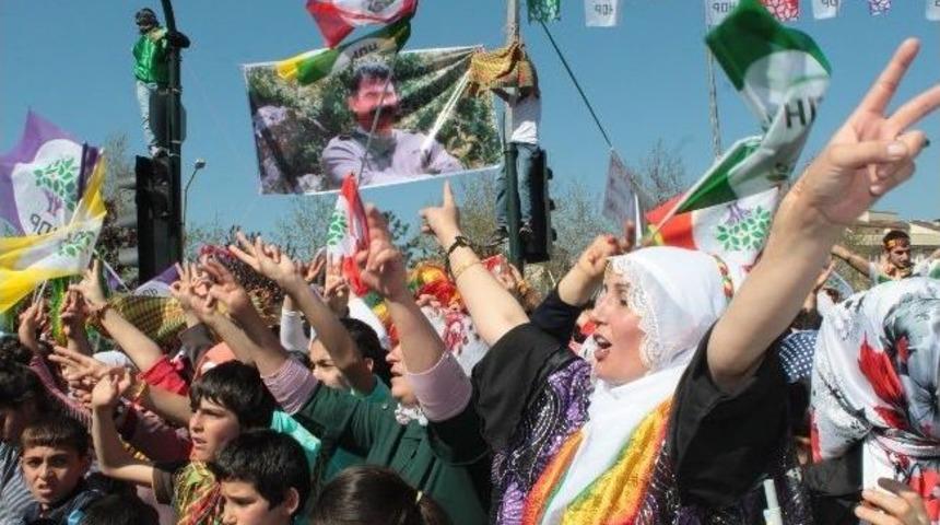 Nevruz Kutlamalarında &Ouml;calan Sloganları Atıldı