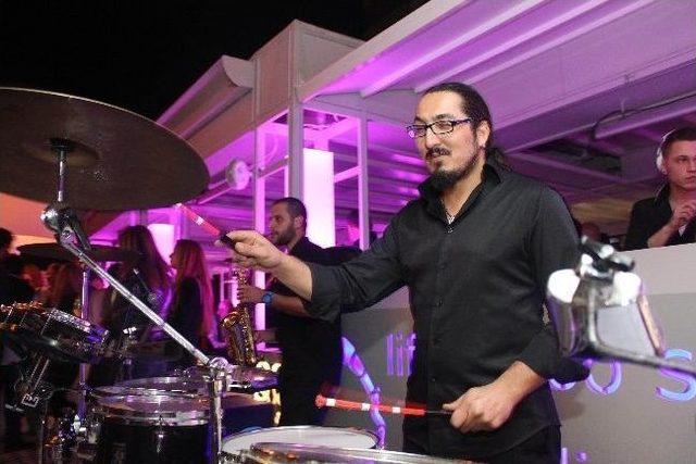 Ege`nin G&ouml;zdesı Nicci Antalya&rsquo;da 1