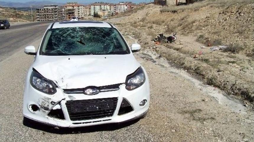Otomobille Motosiklet &Ccedil;arpıştı: 1 Ağır Yaralı