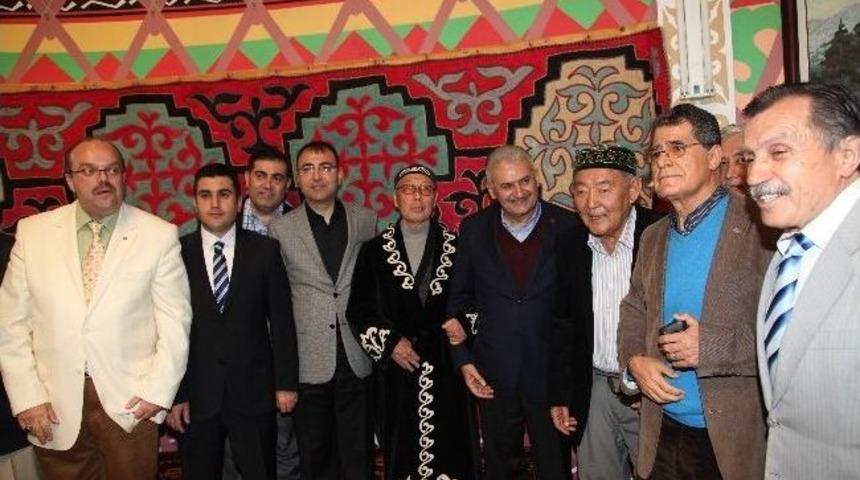 Ak Parti İzmir B&uuml;y&uuml;kşehir Belediye Başkan Adayı Binali Yıldırım: