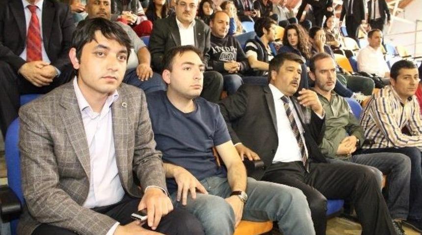 &Ccedil;elik, Basketbol Ma&ccedil;ını İzledi